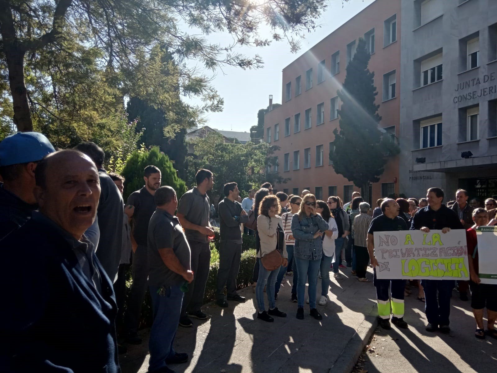 Trabajadores de hospitales reclaman que se hagan todas las contrataciones programadas