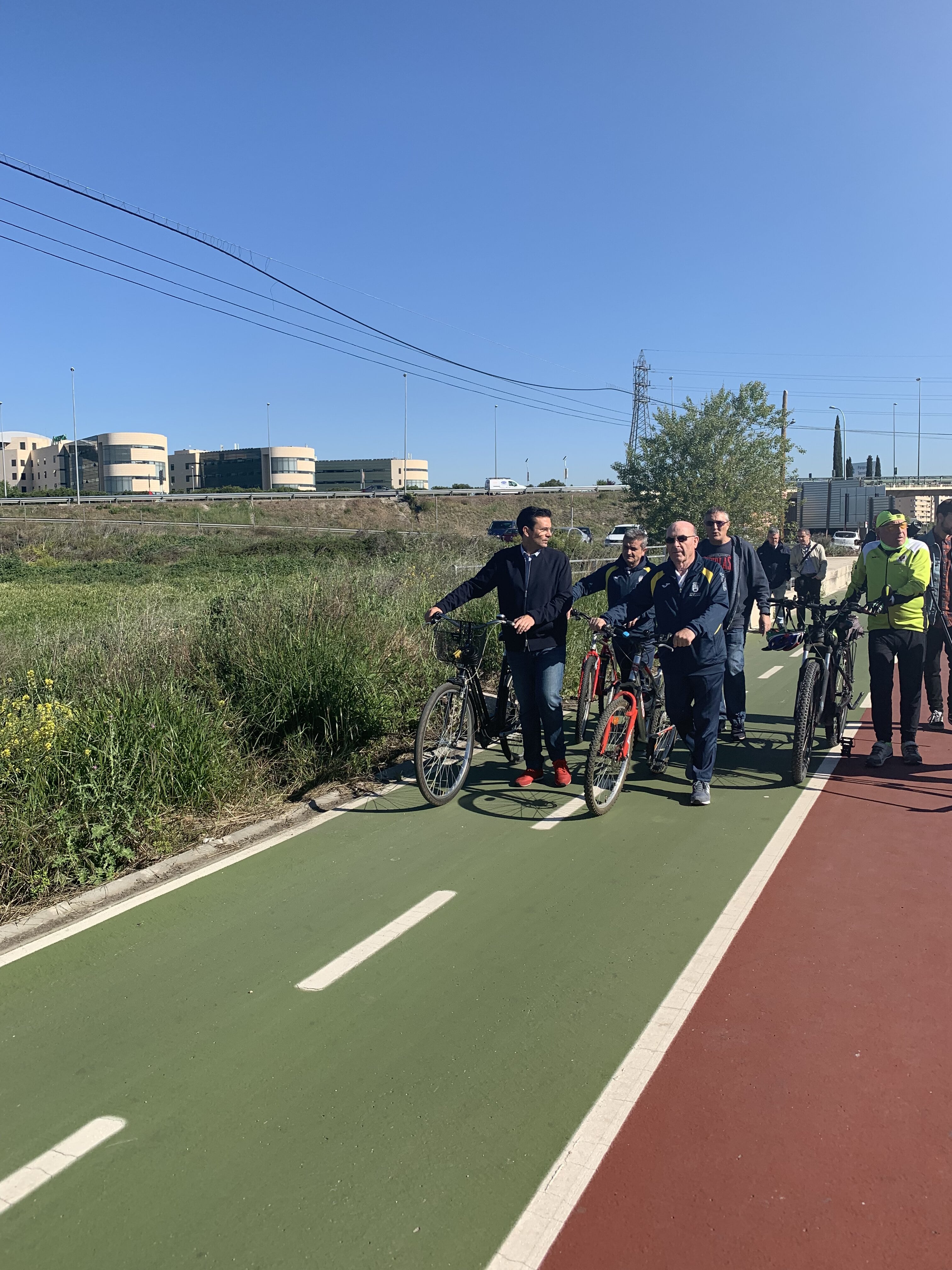 El PSOE propone reservar un carril para bicis en las calles más anchas