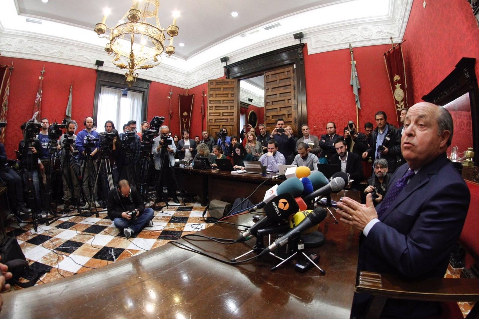 PSOE pide 12 años de inhabilitación para Torres Hurtado en una pieza separada del ‘caso Nazarí’