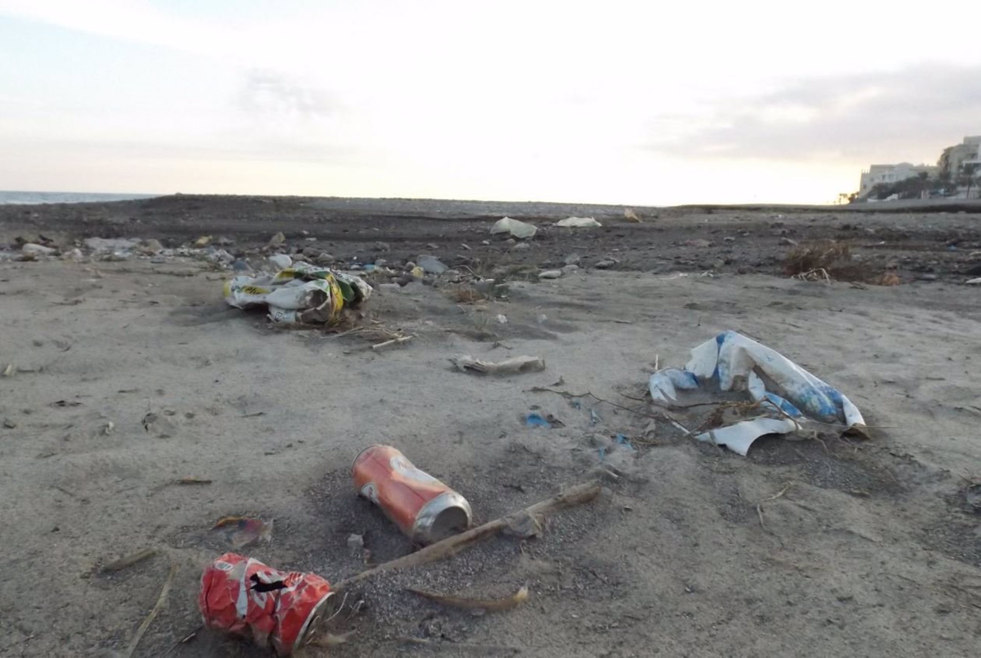 Ecologistas en Acción defiende una «economía menos plastificada» y «penalizar directamente el envase de usar y tirar»