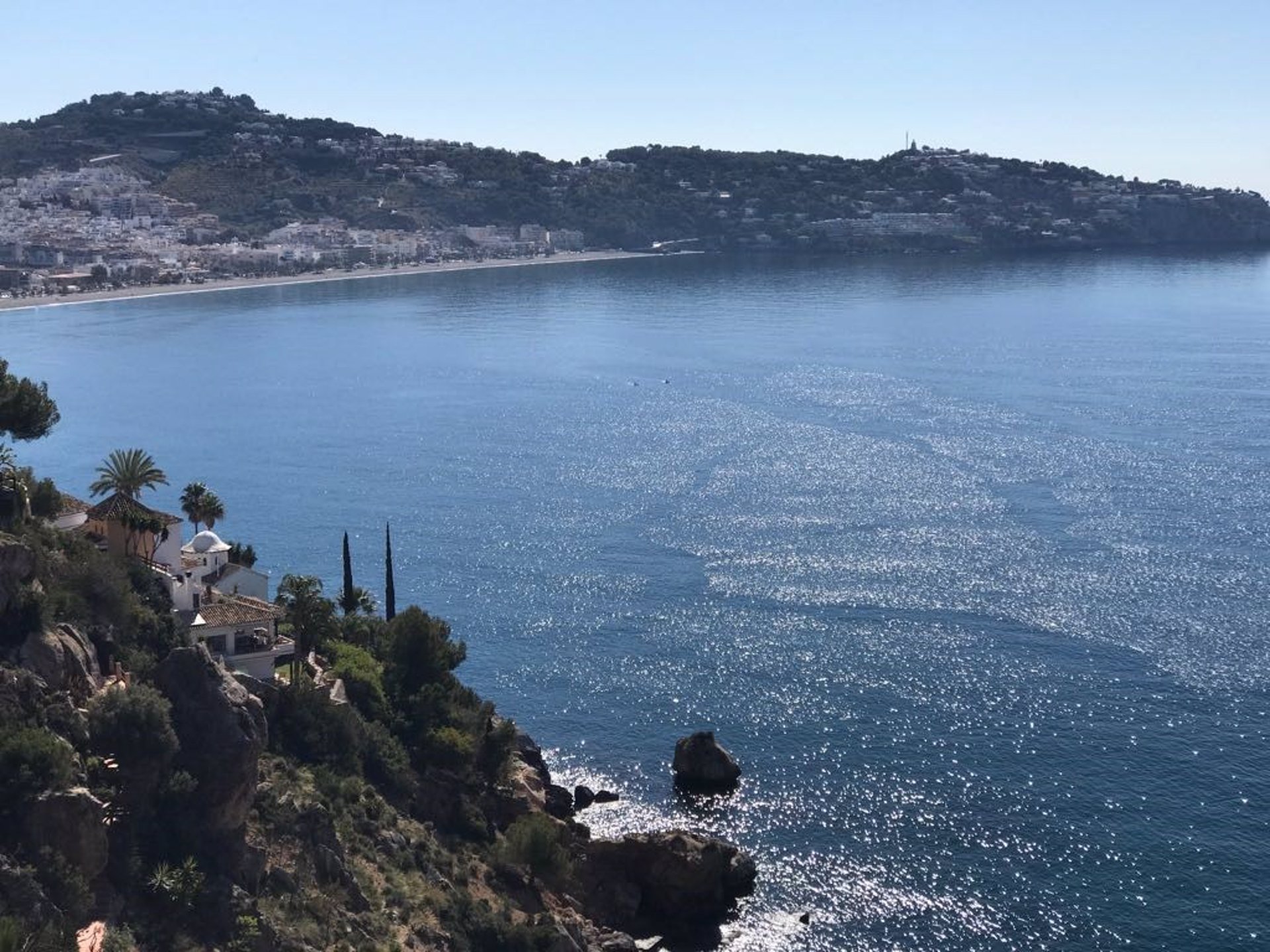 La costa encara el fin de semana con lleno técnico, a la espera de la reapertura de grandes hoteles